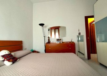 Camera da letto - Bilocale Cascina Serbelloni, 10, Pregnana Milanese - foto 16