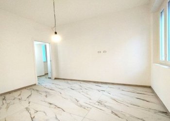 Camera da letto - Bilocale via A. Chaniach, 4, Pogliano Milanese - foto 15