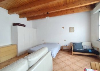 Camera da letto - Monolocale via Biringhello, 86, frazione Biringhello, Rho - foto 2