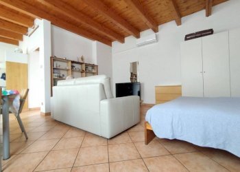 Camera da letto - Monolocale via Biringhello, 86, frazione Biringhello, Rho - foto 3