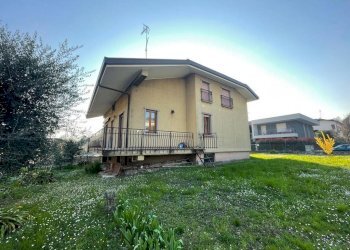 Facciata - Villa via Zeduri, 4, Trescore Balneario - foto 1