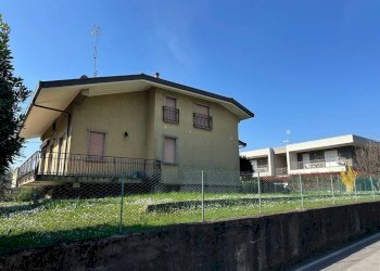 Facciata - Villa via Zeduri, 4, Trescore Balneario - foto 3