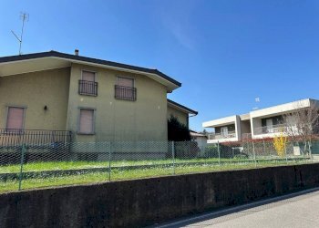 Facciata - Villa via Zeduri, 4, Trescore Balneario - foto 9