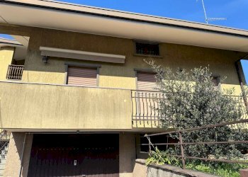 Facciata - Villa via Zeduri, 4, Trescore Balneario - foto 10