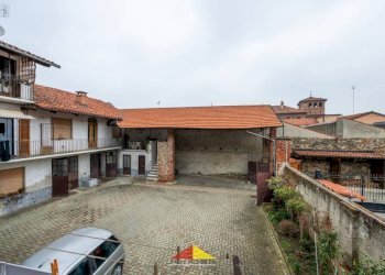 Cortile interno - Independent house via Botta, 8, Costigliole Saluzzo - photo 12