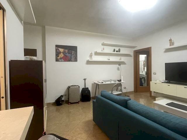 Salone - Bilocale via Giovanni Pezzotti, Milano - foto 3