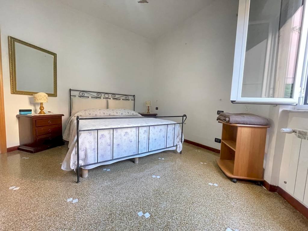 Camera da letto - Monolocale via Giulio Tanini, 25G, Genova (zona Borgoratti) - foto 1