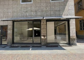 Facciata - Shop via Giosuè Carducci, Tortona - photo 6