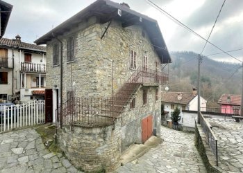 Facciata - Rustico Frazione Pareto, Fabbrica Curone - foto 1