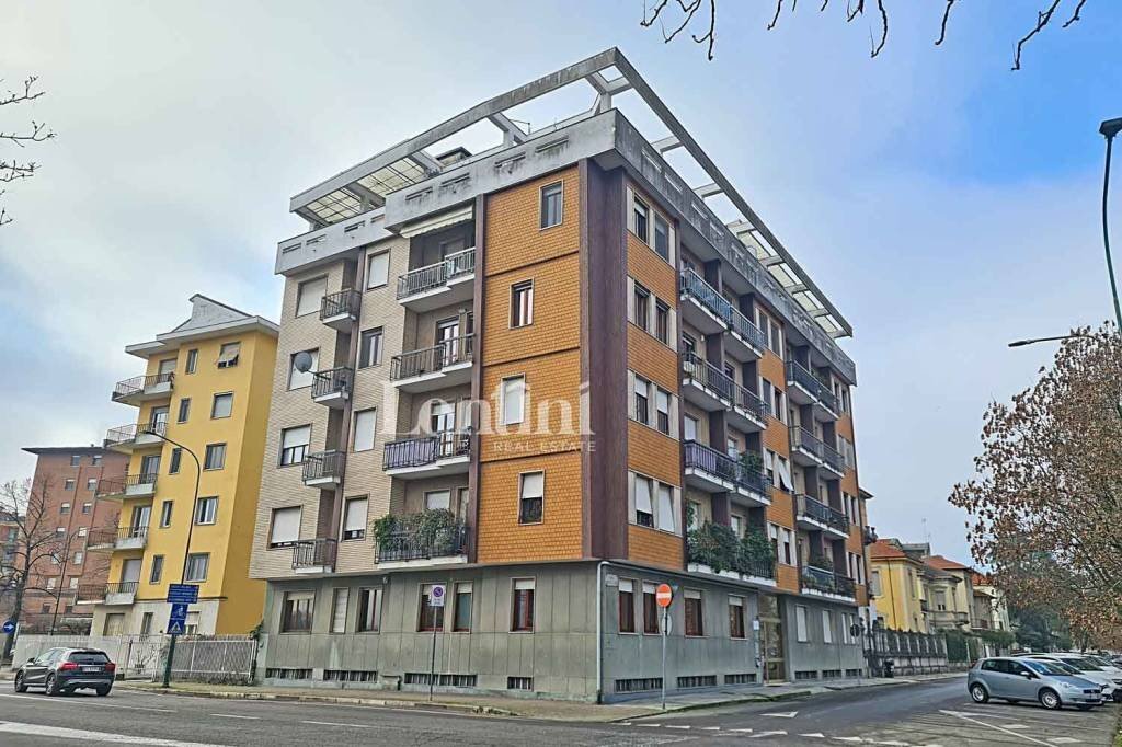Facciata - Appartamento viale Francesco Crispi, 23, Casale Monferrato - foto 1