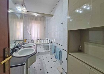Bagno - Appartamento viale Francesco Crispi, 23, Casale Monferrato - foto 37