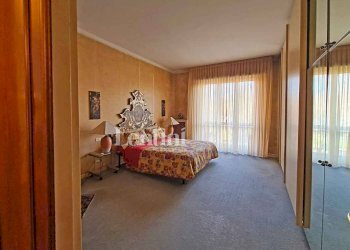 Camera da letto - Appartamento viale Francesco Crispi, 23, Casale Monferrato - foto 39