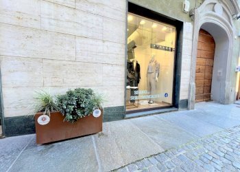 Interno palazzo - Shop via San Martino, 11, Moncalieri - photo 1