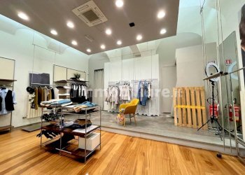 Interno non residenziale - Negozio via San Martino, 11, Moncalieri - foto 4