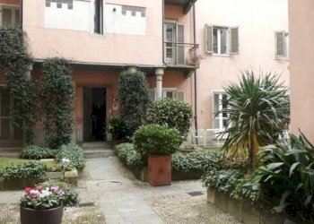 Cortile interno - Bilocale via della Rocca, 32, Torino (zona Centro) - foto 2