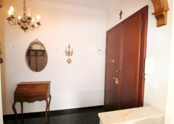 Ingresso - Quadrilocale via Taggia, 6, Genova (zona Prà) - foto 4