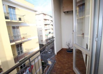 Balcone - Quadrilocale via Taggia, 6, Genova (zona Prà) - foto 32