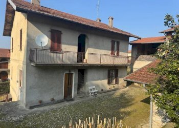 Facciata - Casa indipendente via Celeste Vanoni, Casale Litta - foto 1
