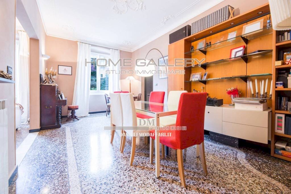 Salone - Appartamento via Aldo Acquarone, Genova (zona Castelletto) - foto 2