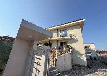 Facciata - Four-room apartment via Racconigi, 16, Carmagnola - photo 2