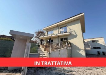 Facciata - Four-room apartment via Racconigi, 16, Carmagnola - photo 1