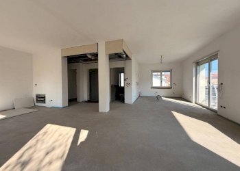 Soggiorno - Four-room apartment via Racconigi, 16, Carmagnola - photo 20