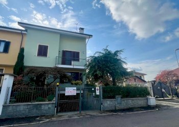 Facciata - Villa via Don Giulio Ardizzone, 6, Carmagnola - foto 3
