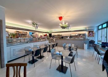 Interno non residenziale - Pasticceria piazza 2 Giugno, 11/1, Vinovo - foto 4