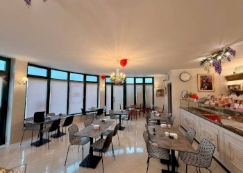 Salone - Pasticceria piazza 2 Giugno, 11/1, Vinovo - foto 11