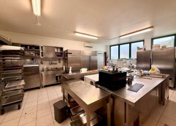 Interno non residenziale - Pasticceria piazza 2 Giugno, 11/1, Vinovo - foto 13