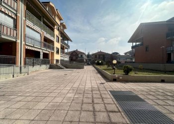 Cortile interno - Quadrilocale via Gioacchino Rossini, 1, Beinasco - foto 2