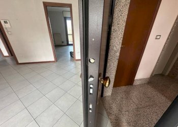 Interno palazzo - Quadrilocale via Gioacchino Rossini, 1, Beinasco - foto 4