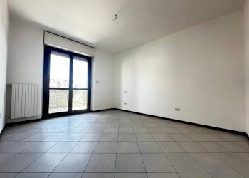 Camera da letto - Quadrilocale via Gioacchino Rossini, 1, Beinasco - foto 8