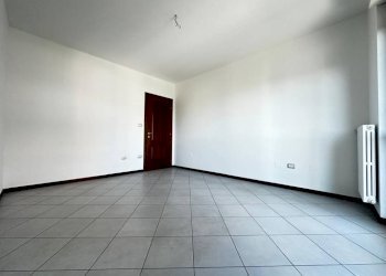 Camera da letto - Quadrilocale via Gioacchino Rossini, 1, Beinasco - foto 15