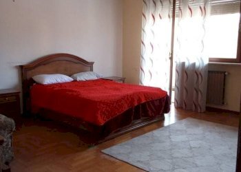 Camera da letto - Quadrilocale corso Chieri, 168, Torino (zona Madonna del Pilone) - foto 5