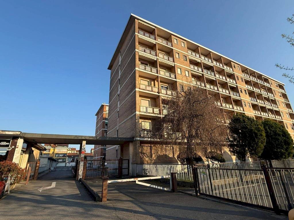 Facciata - Box via Saverio Mercadante, 96, Torino (zona Regio Parco) - foto 1