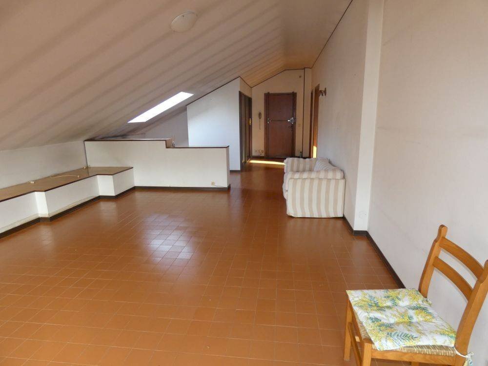 Salone - Bilocale corso Enotria, Alba - foto 2