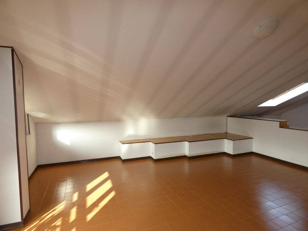 Stanza non arredata - Bilocale corso Enotria, Alba - foto 3