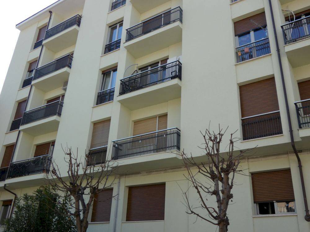 Facciata - Three-room apartment via Damiano Chiesa, Alba - photo 1