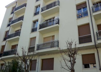 Facciata - Three-room apartment via Damiano Chiesa, Alba - photo 1