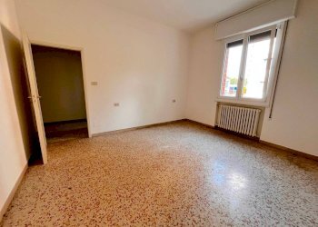 Camera da letto - Bilocale via della Repubblica, San Lazzaro di Savena - foto 9