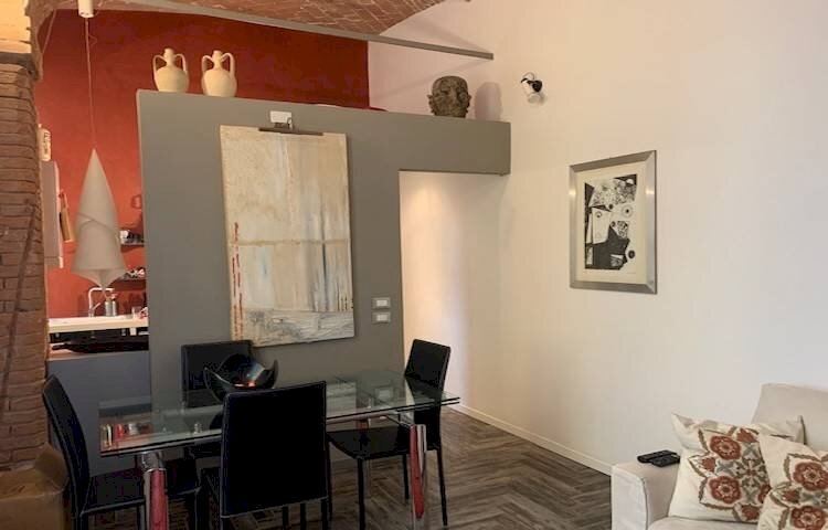 Salone - Bilocale via Ugo Lenzi, 12B, Bologna (zona Centro Storico) - foto 2