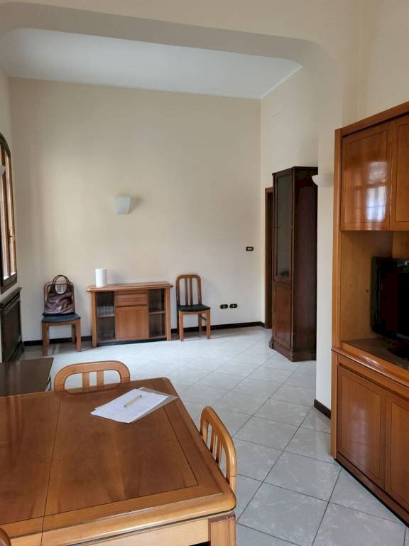 Salone - Quadrilocale via Emilia Ponente, 322, Bologna (zona Borgo Panigale) - foto 2