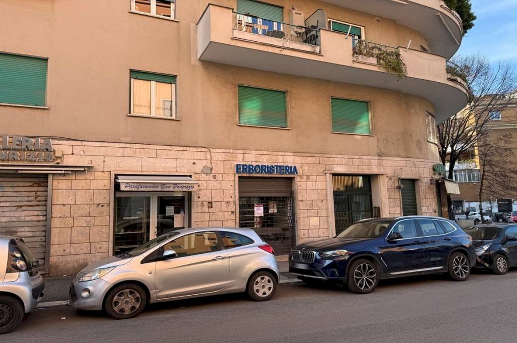 Facciata - Negozio via Ottavilla, Roma - foto 2
