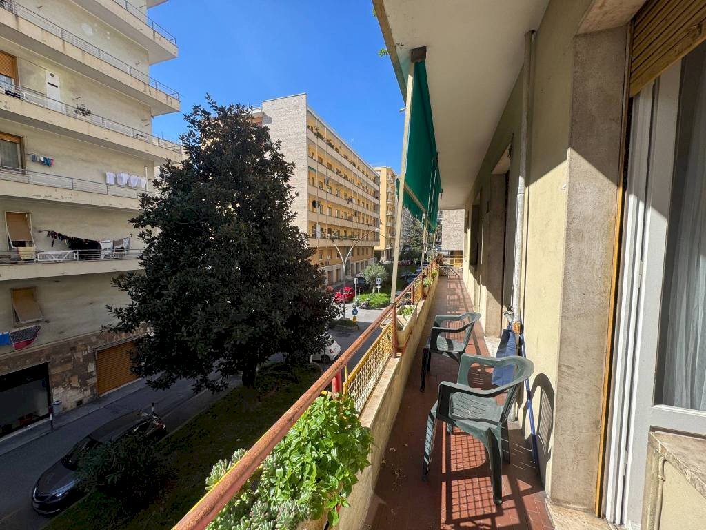 Balcone - Trilocale via della Maona, Genova (zona Pegli) - foto 1