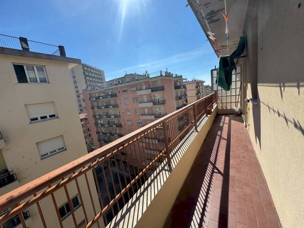 Balcone - Bilocale via Giovanni Opisso, Genova (zona Pegli) - foto 2