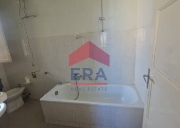 Bagno - Quadrilocale Viale Regione Siciliana
 
67, Trapani - foto 14