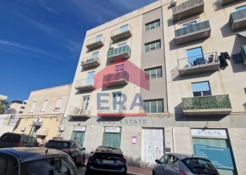 Facciata - Quadrilocale Viale Regione Siciliana
 
67, Trapani - foto 22