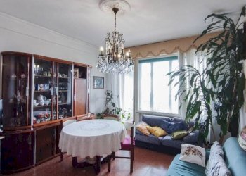 Salone - Three-room apartment via Lamberto Loria, Genova (neighborhood Marassi) - photo 8