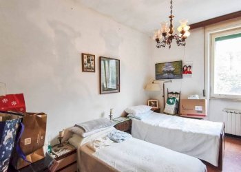 Camera da letto - Three-room apartment via Lamberto Loria, Genova (neighborhood Marassi) - photo 19
